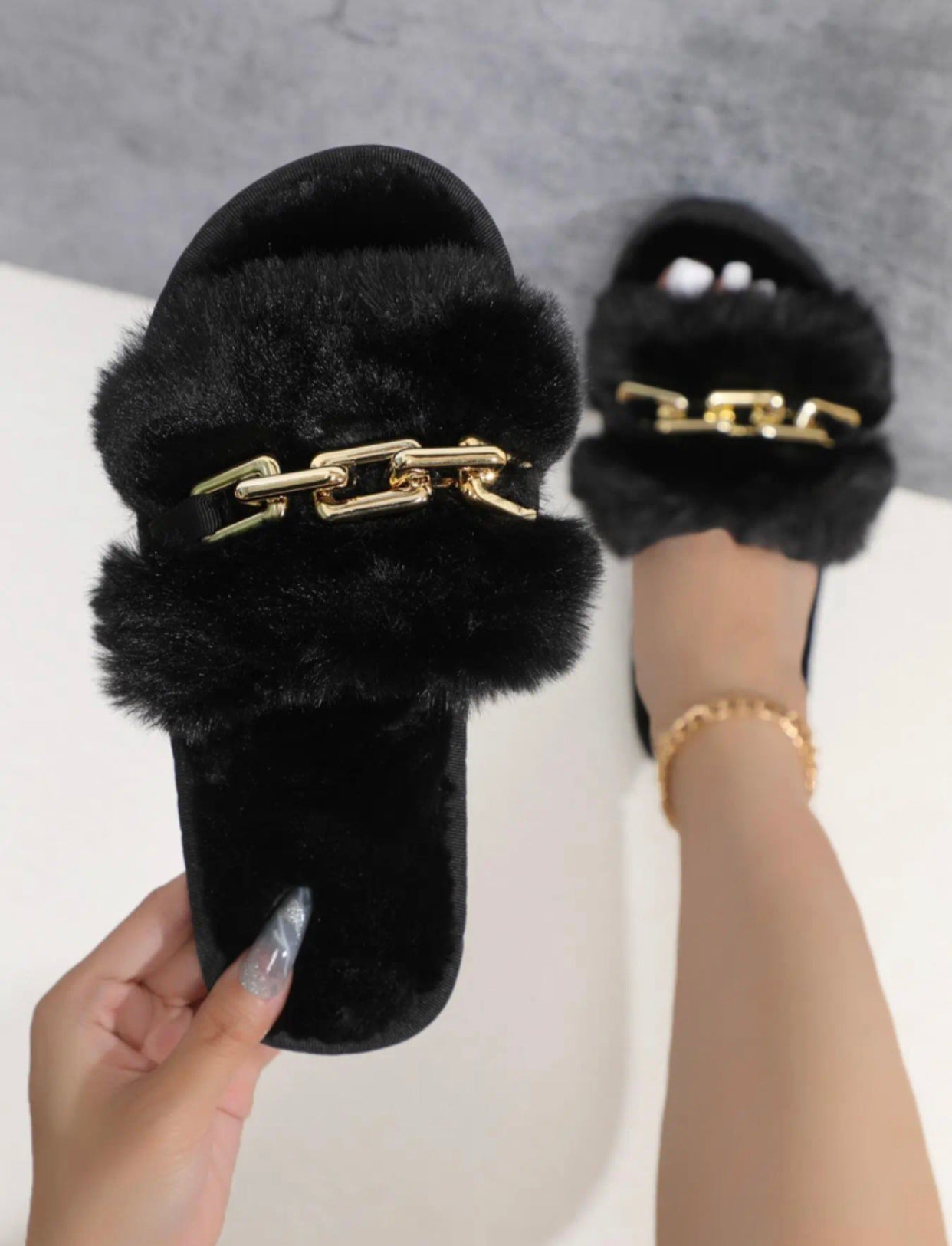 Goddess Fur Slide 7/8